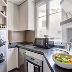 Guestready - Spacious Stay Near Champs-Elysees